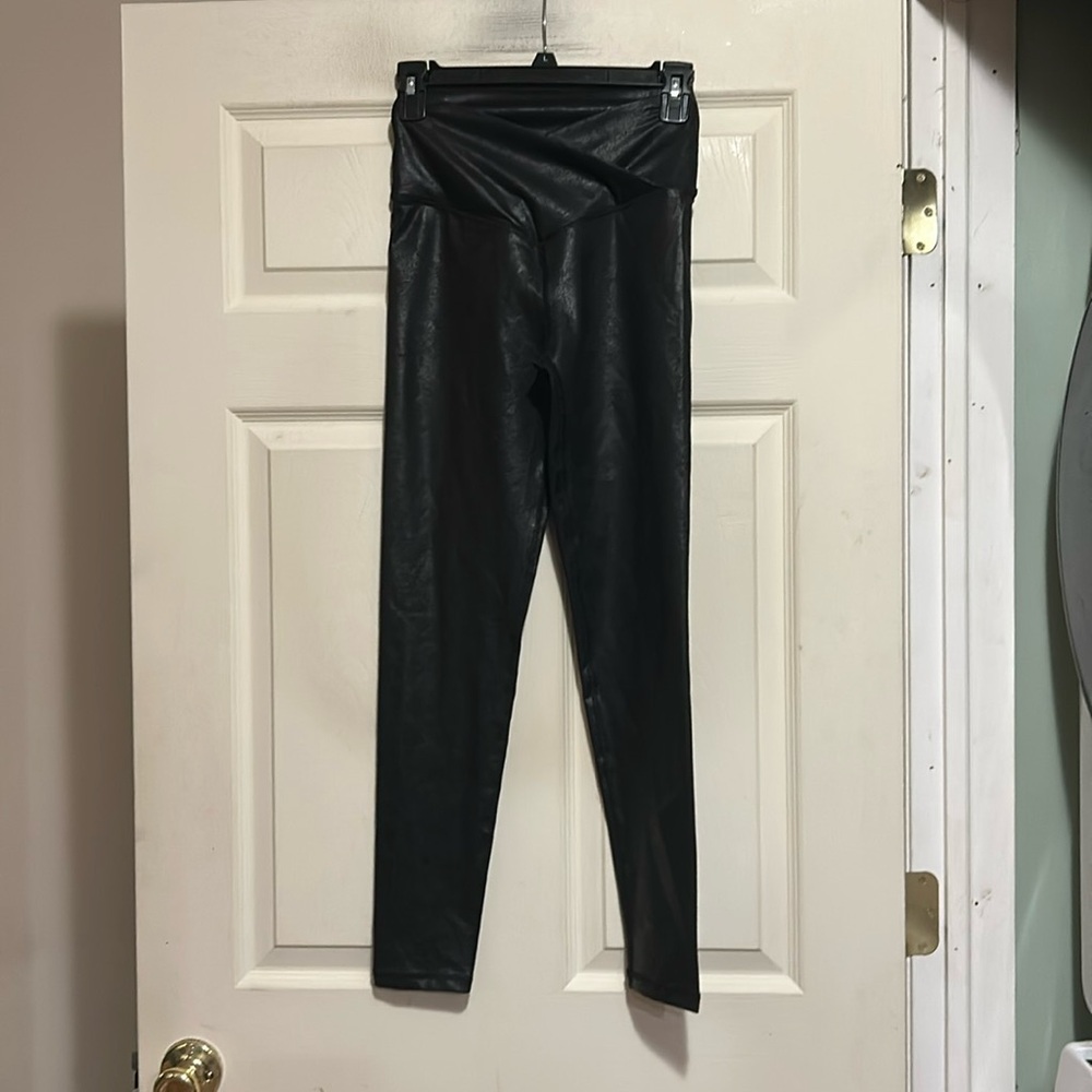 Offline by aerie Black High Rise Faux Leather Leggings Size Medium